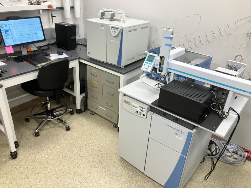 The Analog Mineralogy and Isotope Lab featuring the gas bench